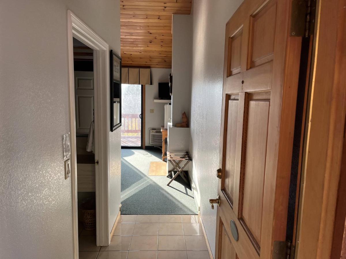 Whispering Pines Lodge Kernville Exterior foto