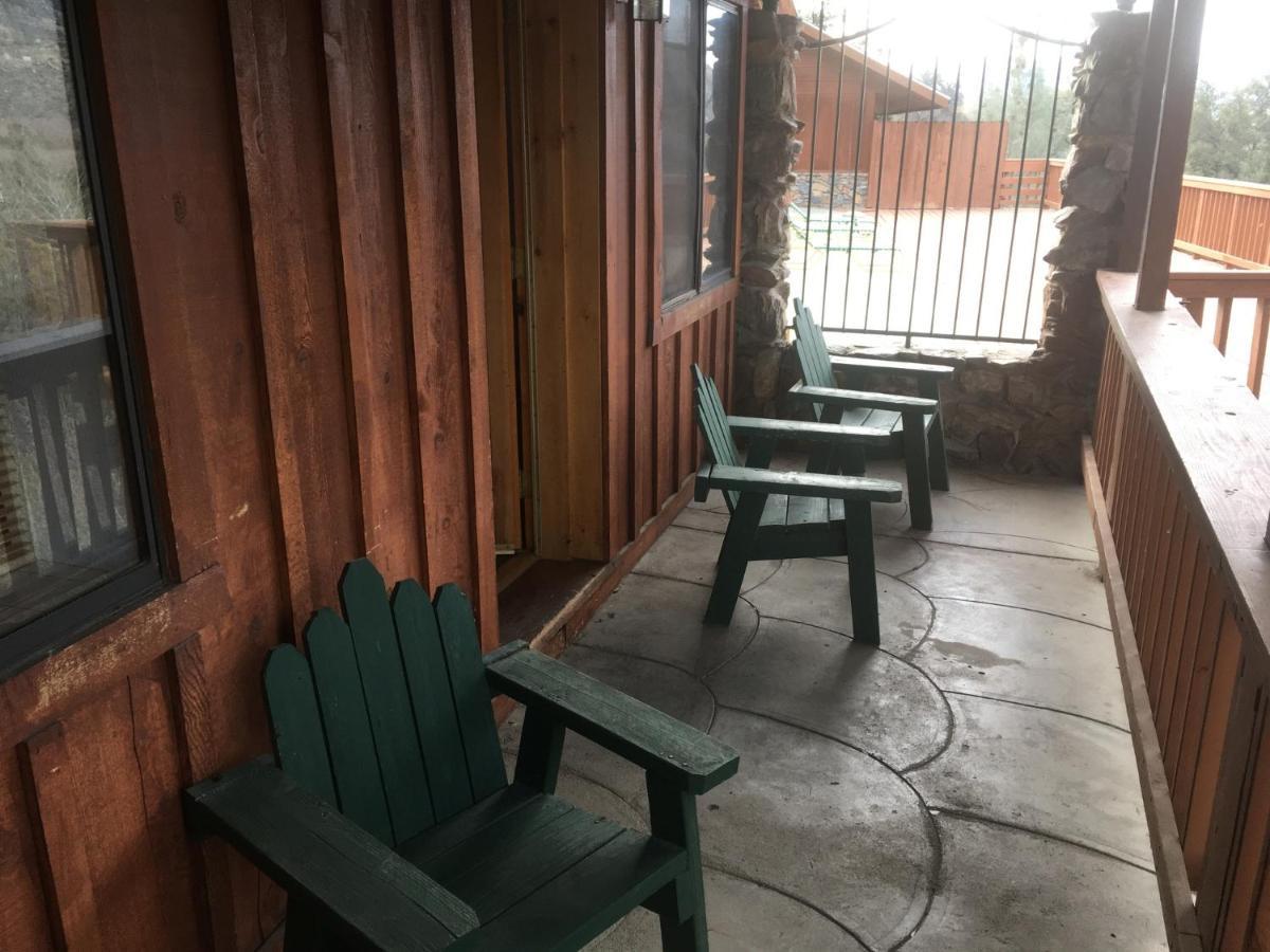 Whispering Pines Lodge Kernville Exterior foto