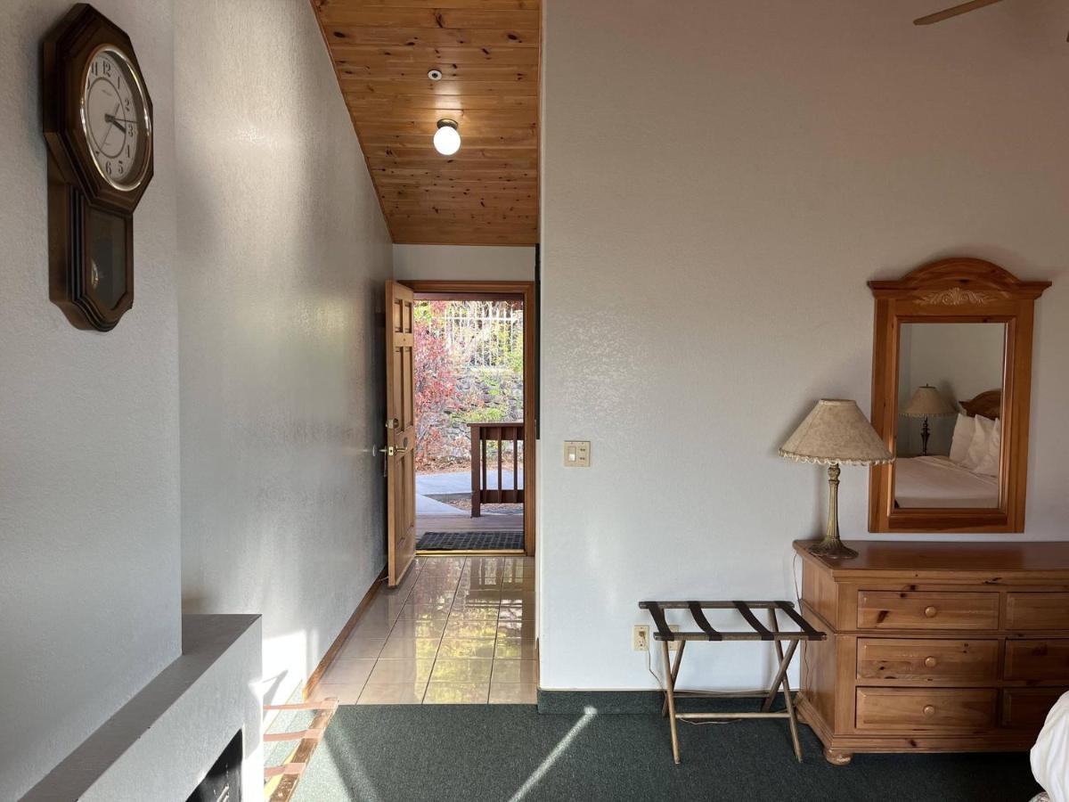 Whispering Pines Lodge Kernville Exterior foto
