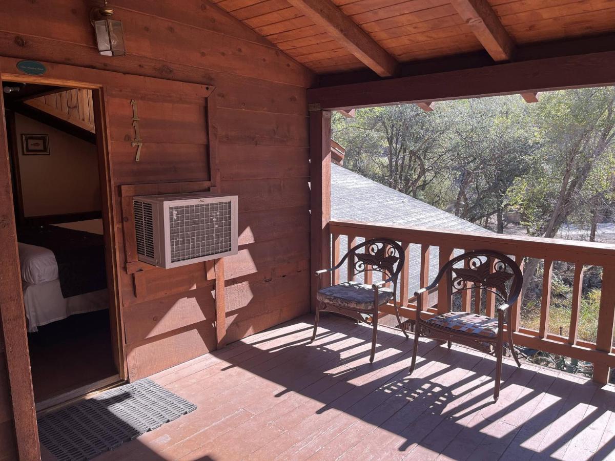 Whispering Pines Lodge Kernville Exterior foto