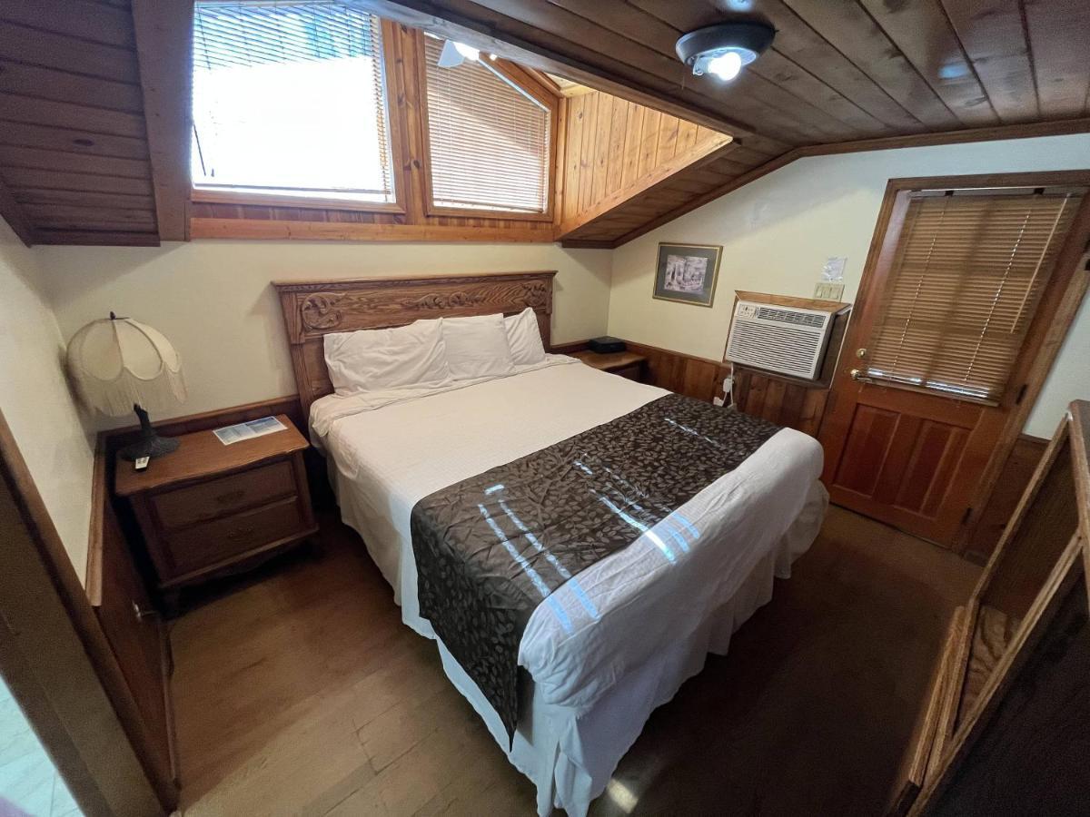 Whispering Pines Lodge Kernville Exterior foto