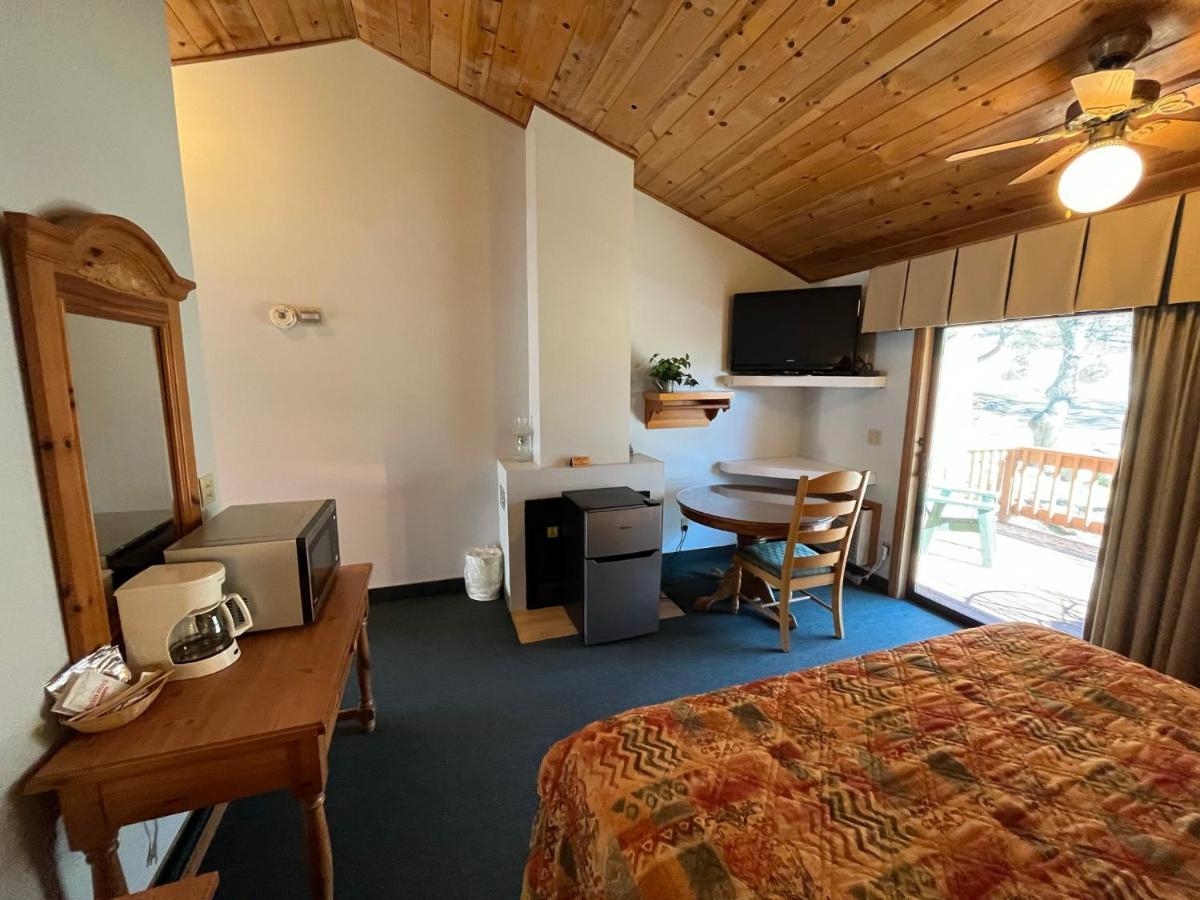 Whispering Pines Lodge Kernville Exterior foto